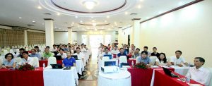 Các cán bộ PLC chăm chú nghe giảng về Đấu thầu